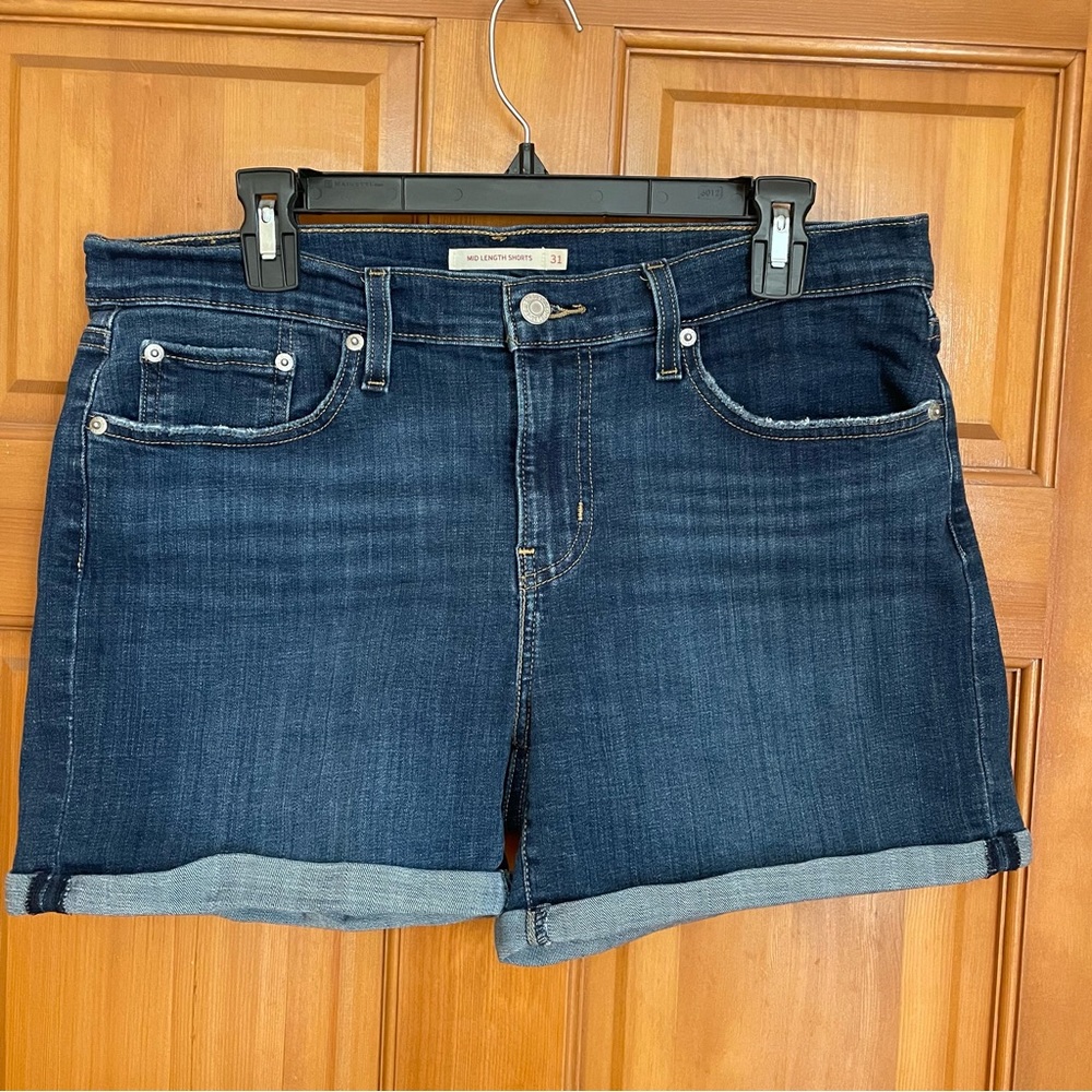 Levi's Women's 31 Denim Shorts Blue Mid Length Cuffed Whiskered Dark Wash